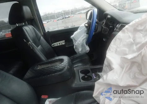 2013 Chevrolet Suburban 1500 Lt from USA, damaged, VIN 1GNSCJE03DR128627